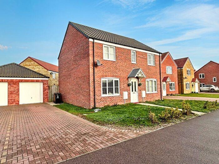 4 Bedroom Detached House For Sale In Delph Road, Bradwell, NR31