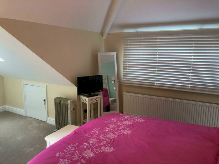 1 Bedroom House To Rent In Horsley Road, London, London, E4