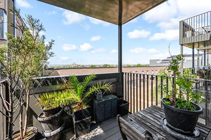1 Bedroom Apartment For Sale In Hoe Street, Walthamstow, E17