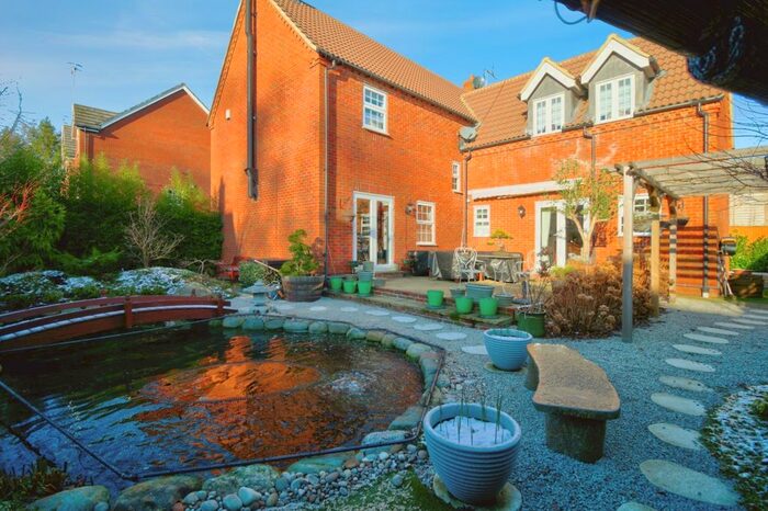 4 Bedroom Detached House For Sale In Olivers Court, Horsmonden, Tonbridge, TN12