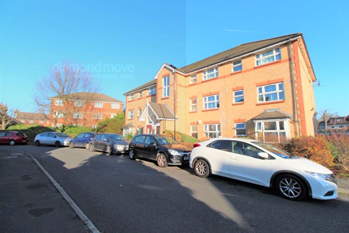 2 Bedroom Flat To Rent In Taylor Close, Hounslow, TW3