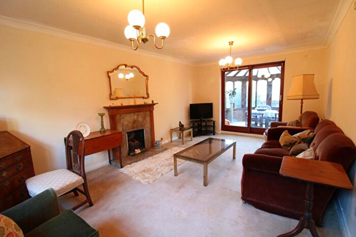 4 Bedroom Detached House For Sale In Castle Close, Bromley, BR2