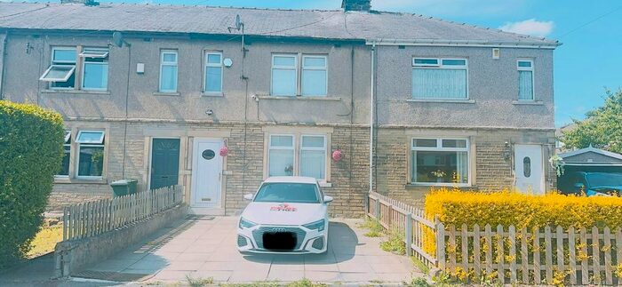 4 Bedroom Town House To Rent In Peveril Mount, Bradford, BD2