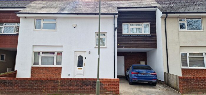 3 Bedroom Detached House To Rent In Woodberry Grove, London, N12