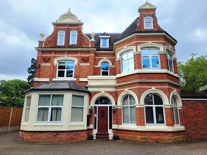 2 Bedroom Flat To Rent In Wake Green Road, Birmingham, B13