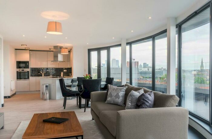 2 Bedroom Apartment To Rent In Bromehead Street, London, E1