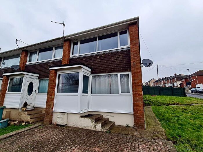 2 Bedroom Property To Rent In Vicarage Walk, Newport, PO30