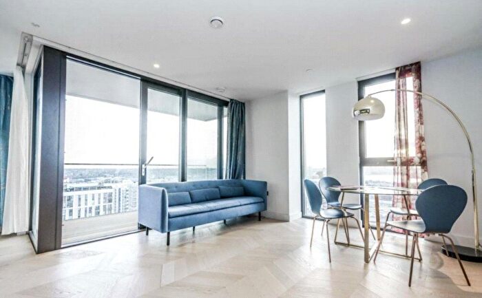 2 Bedroom Flat To Rent In The Waterman, Tidemill Square, Greenwich Peninsula, SE10