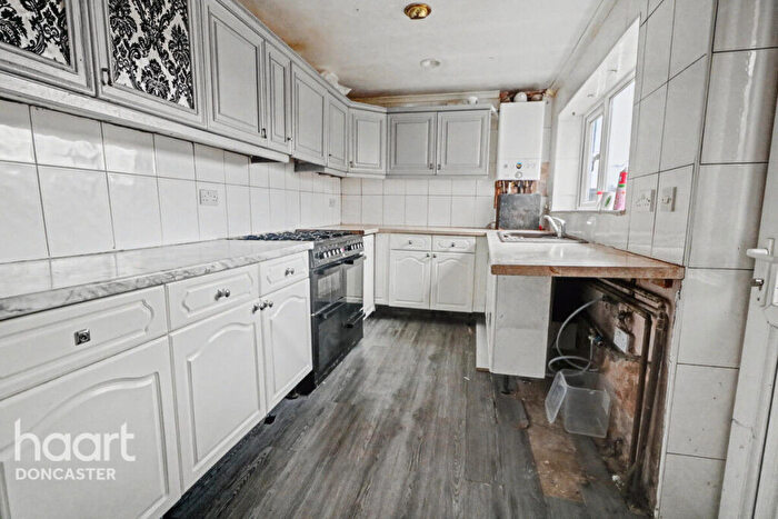 3 Bedroom Terraced House For Sale In Station Road, Arksey, Doncaster, DN5