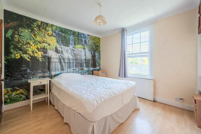 3 Bedroom Property To Rent In Wallis Cottages, Brixton Hill, London, SW2