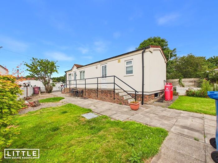 2 Bedroom Park Home For Sale In Old Hall, Halsnead Park, L35