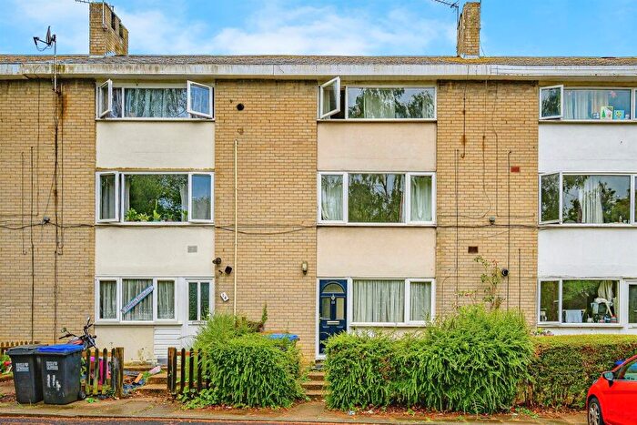 3 Bedroom Terraced House For Sale In Eagle Way, Hatfield, AL10