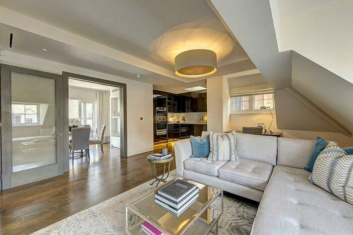 3 Bedroom Flat To Rent In Duke Street, Mayfair, London, W1K