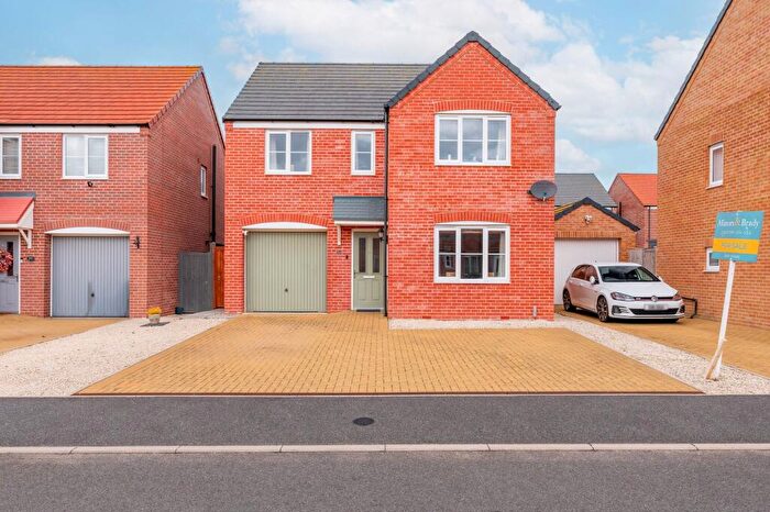 4 Bedroom Detached House For Sale In Pascoe Drive, Ormesby, NR29