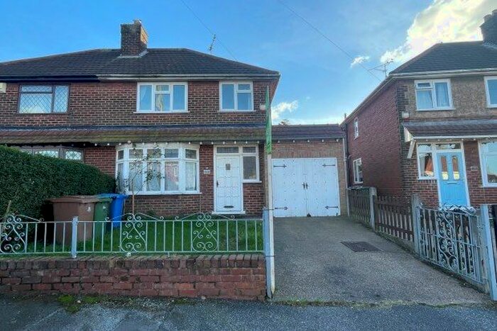 3 Bedroom Semi-Detached House To Rent In The Knoll, Mansfield, NG18