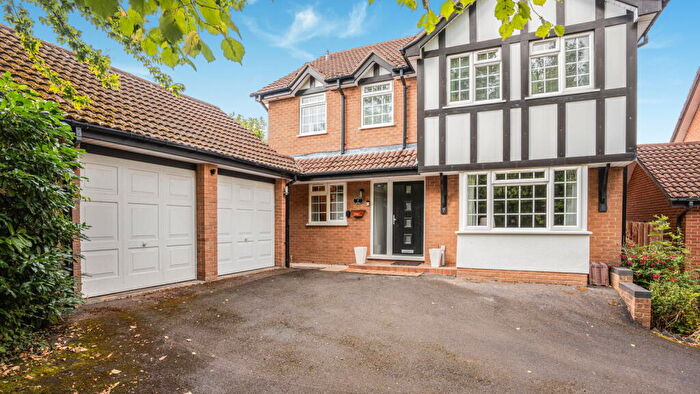 4 Bedroom Detached House For Sale In Woodston Grove, Solihull, B91