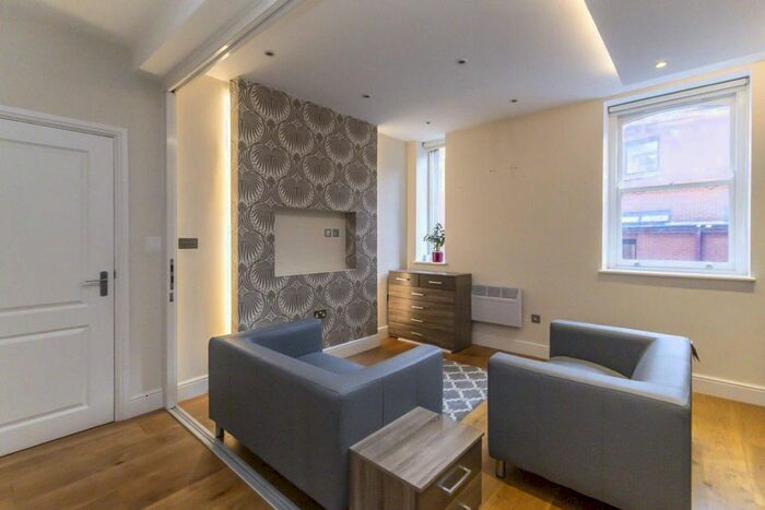 1 Bedroom Flat To Rent In Hammersmith Broadway, London, W6