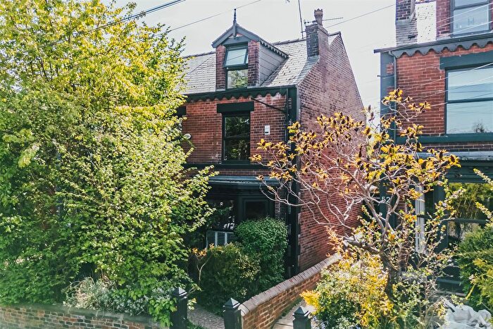 5 Bedroom Semi Detached House For Sale In Southgrove Road, Sheffield, S10