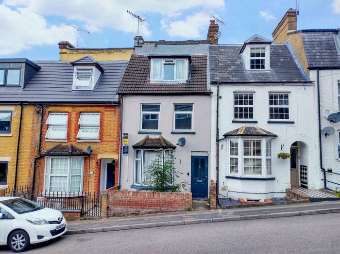 3 Bedroom House To Rent In Glenview Road, Boxmoor, HP1