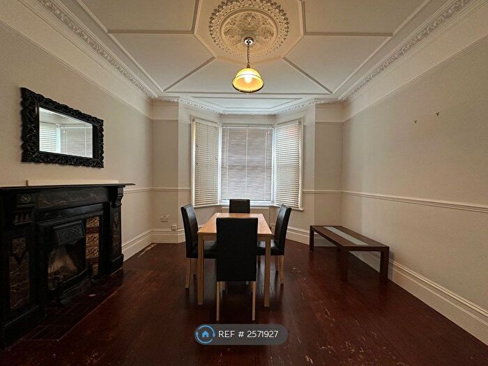 2 Bedroom Flat To Rent In Mackeson Road, London, NW3