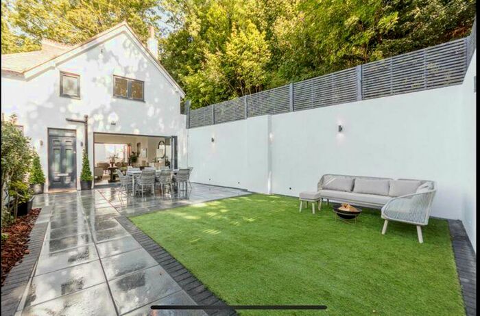 3 Bedroom Detached House To Rent In Newly Renovated Cottage, CR3