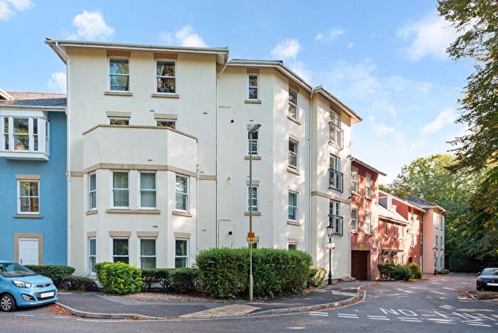 2 Bedroom Flat For Sale In Winton Close, Winchester, SO22
