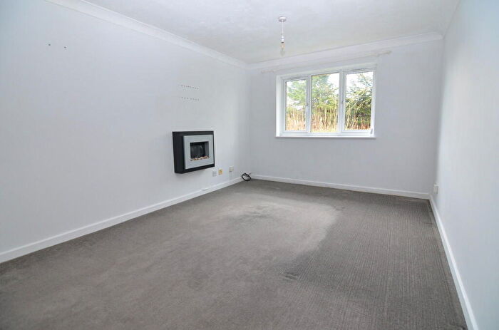1 Bedroom Flat To Rent In Manor Road, Sidcup, DA15