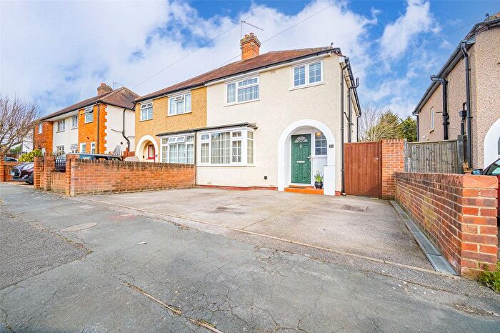 3 Bedroom Semi-Detached House For Sale In Chiltern Road, Burnham, Slough, SL1