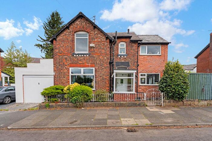 3 Bedroom Detached House For Sale In Whittaker Lane, Prestwich, M25