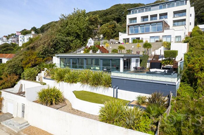 2 Bedroom Villa To Rent In Radnor Cliff, Folkestone, CT20