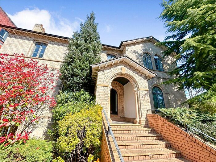 2 Bedroom Flat To Rent In Upper Park Road, Manchester, Greater Manchester, M14