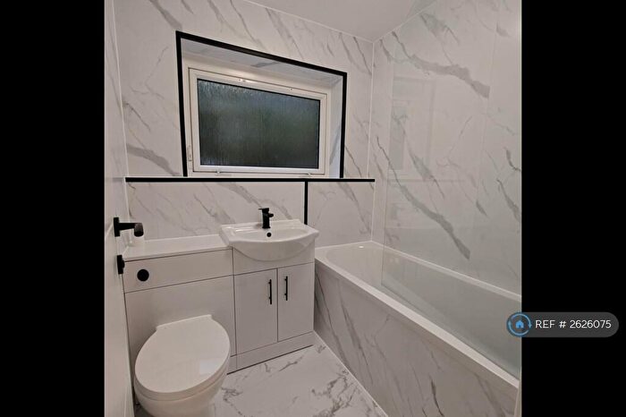 1 Bedroom Flat To Rent In Bothwell Place, Paisley, PA2