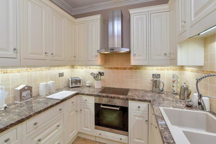 2 Bedroom Flat For Sale In Forest Road, Horsham, West Sussex, RH12