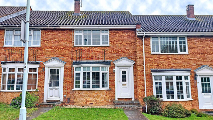 3 Bedroom Terraced House For Sale In Cotswold Road, Worthing, BN13