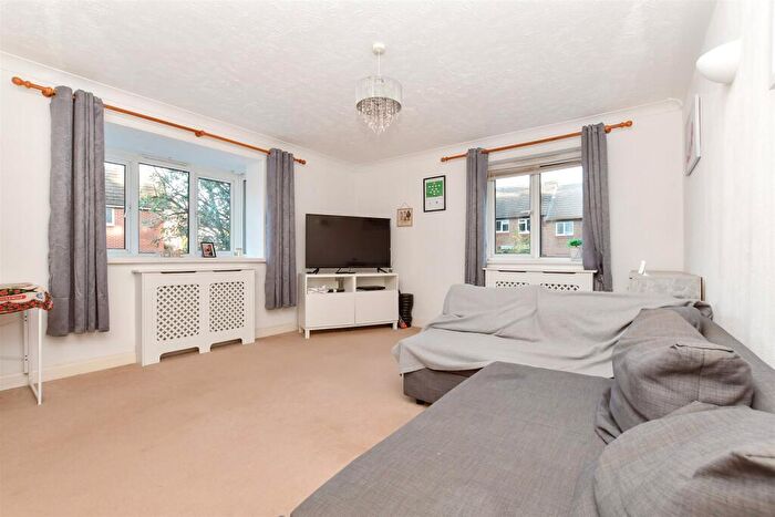 1 Bedroom Flat For Sale In Sevenoaks Close, Belmont Heights, Sutton, Surrey, SM2