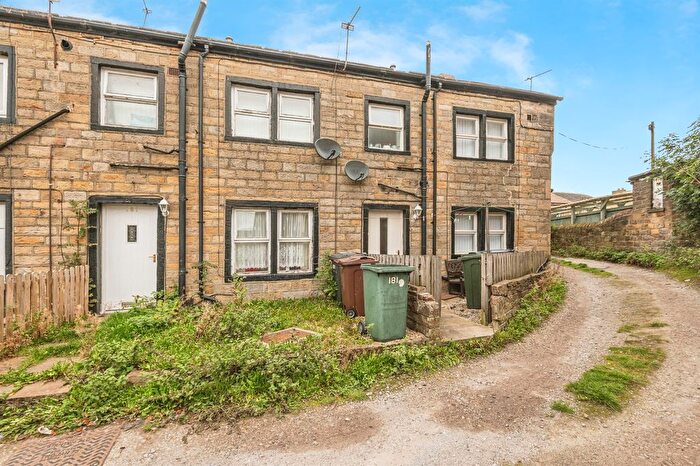 1 Bedroom Cottage For Sale In Smithy Hill, Bradford, BD6