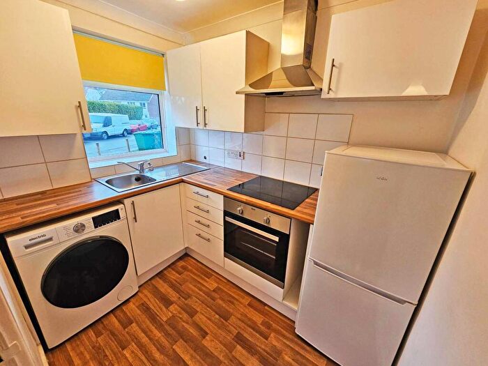 1 Bedroom Flat To Rent In Thornhill Park Road, Southampton, SO18