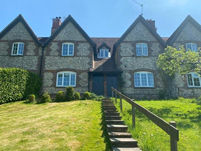 3 Bedroom Detached House To Rent In Sages Lane, GU34