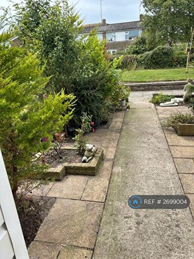 2 Bedroom Flat To Rent In Norfolk Gardens, Littlehampton, BN17