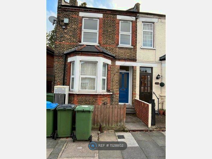 3 Bedroom End Of Terrace House To Rent In Marmadon Road, London, SE18