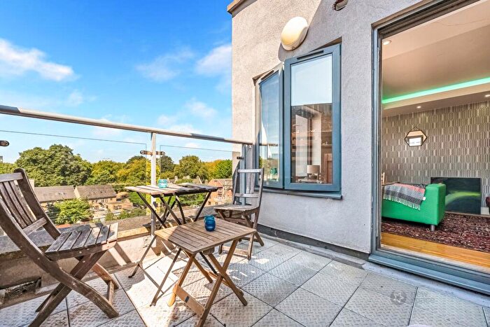 3 Bedroom Flat To Rent In Ment House, Mentmore Terrace, London Fields, E8