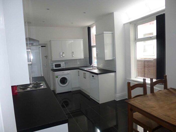 4 Bedroom Terraced House To Rent In Richmond Road, Fallowfield, M14