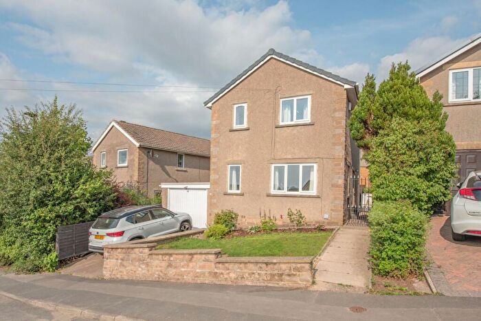 3 Bedroom Semi Detached House For Sale In Airedale Avenue, Skipton, North Yorkshire, BD23