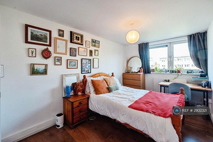 3 Bedroom Flat To Rent In Scorton House, London, N1