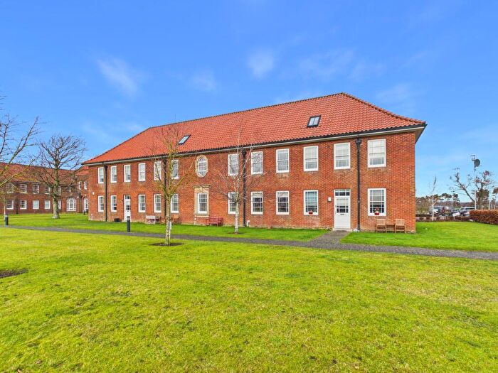 3 Bedroom Terraced House For Sale In Robertson Drive, Lanark, ML11