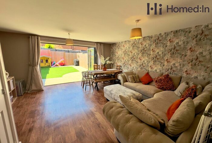 3 Bedroom End Of Terrace House For Sale In Roman Lane, Southwater, Horsham, RH13