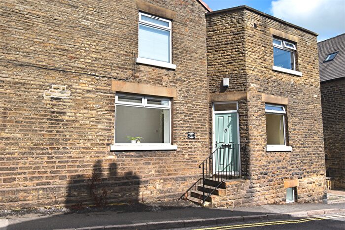 2 Bedroom Flat For Sale In Station Road, Furness Vale, High Peak, SK23