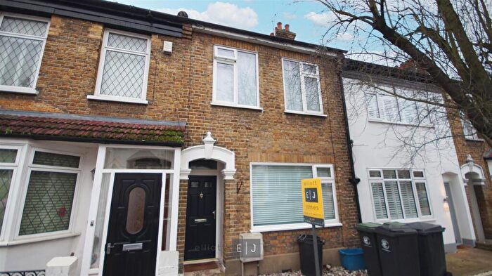 3 Bedroom Terraced House To Rent In Smeaton Road, Woodford Green, IG8