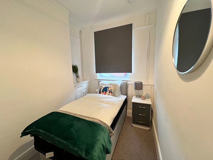 3 Bedroom Town House To Rent In Darnley Street, Stoke-On-Trent, ST4