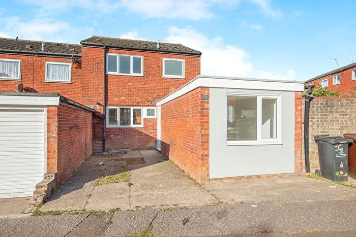 3 Bedroom Semi-Detached House For Sale In Arnold Drive, Colchester, CO4